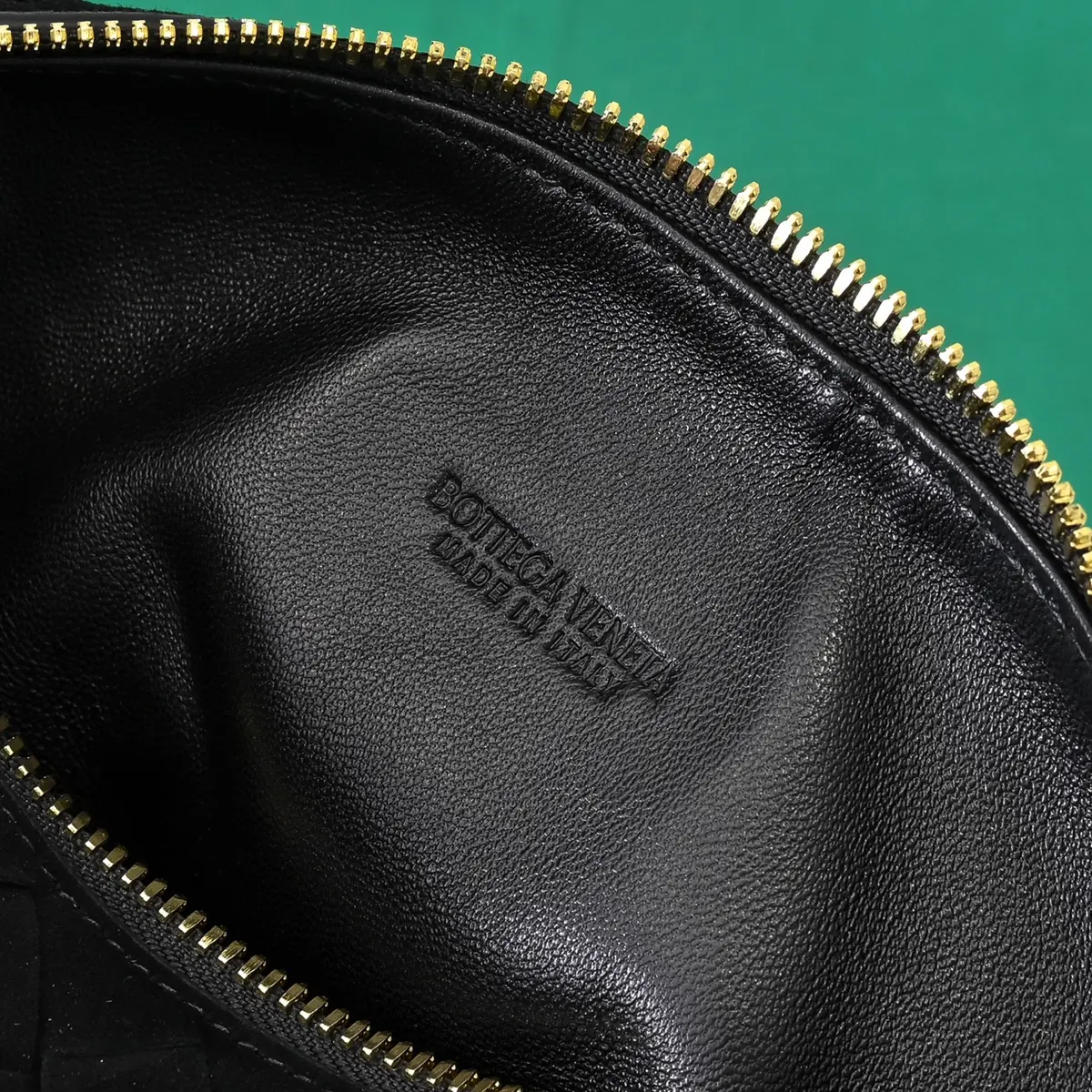 Bottega Veneta Style Leather Bags Lookbook Reference image 7
