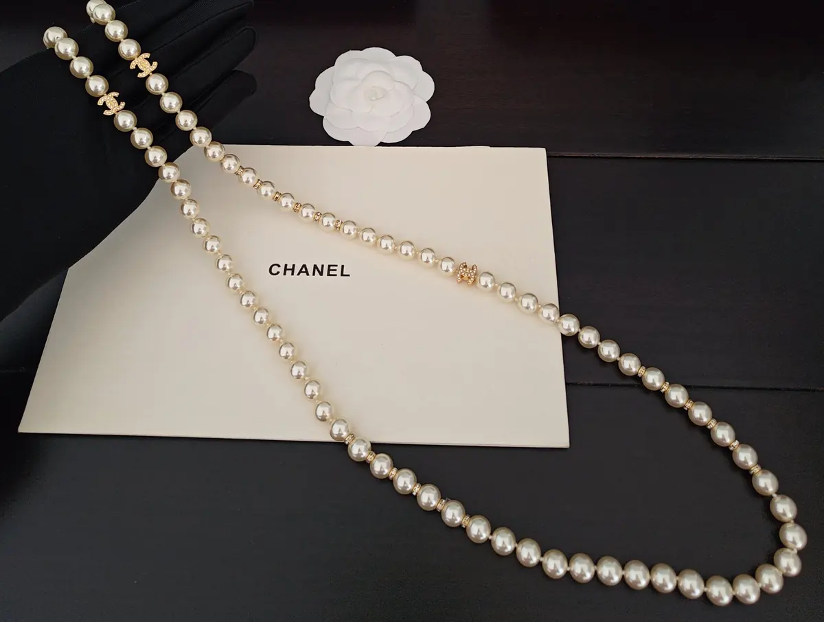 Designer Style Gold Accessories Lookbook Reference image 1