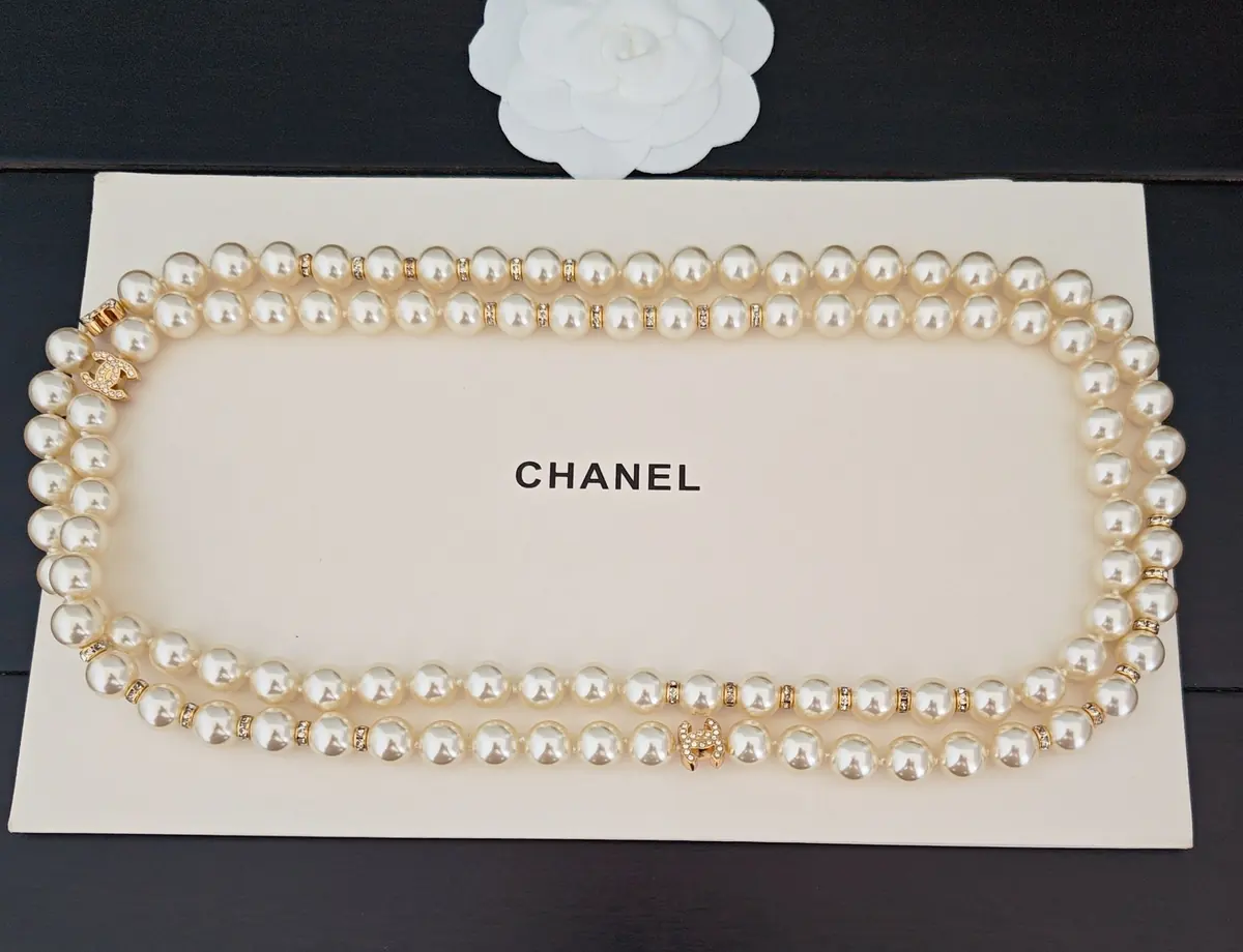 Designer Style Gold Accessories Lookbook Reference image 2