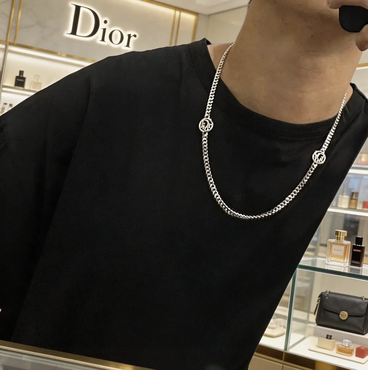 Dior Style Beige Chain Bag Lookbook Reference image 7