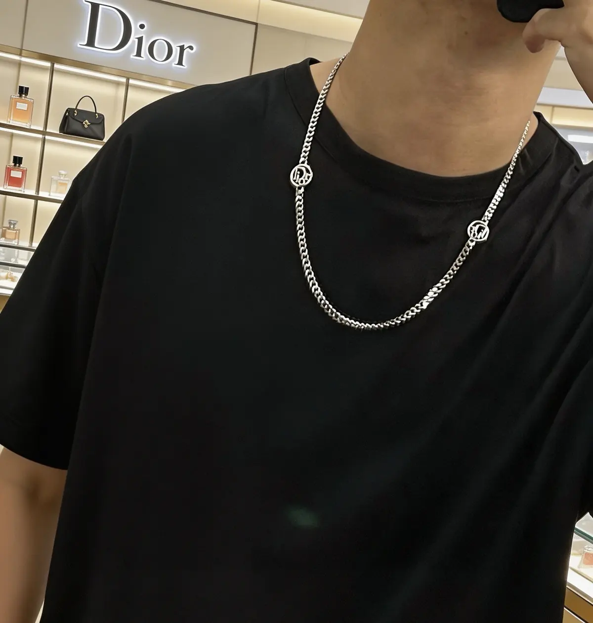 Dior Style Beige Chain Bag Lookbook Reference image 9