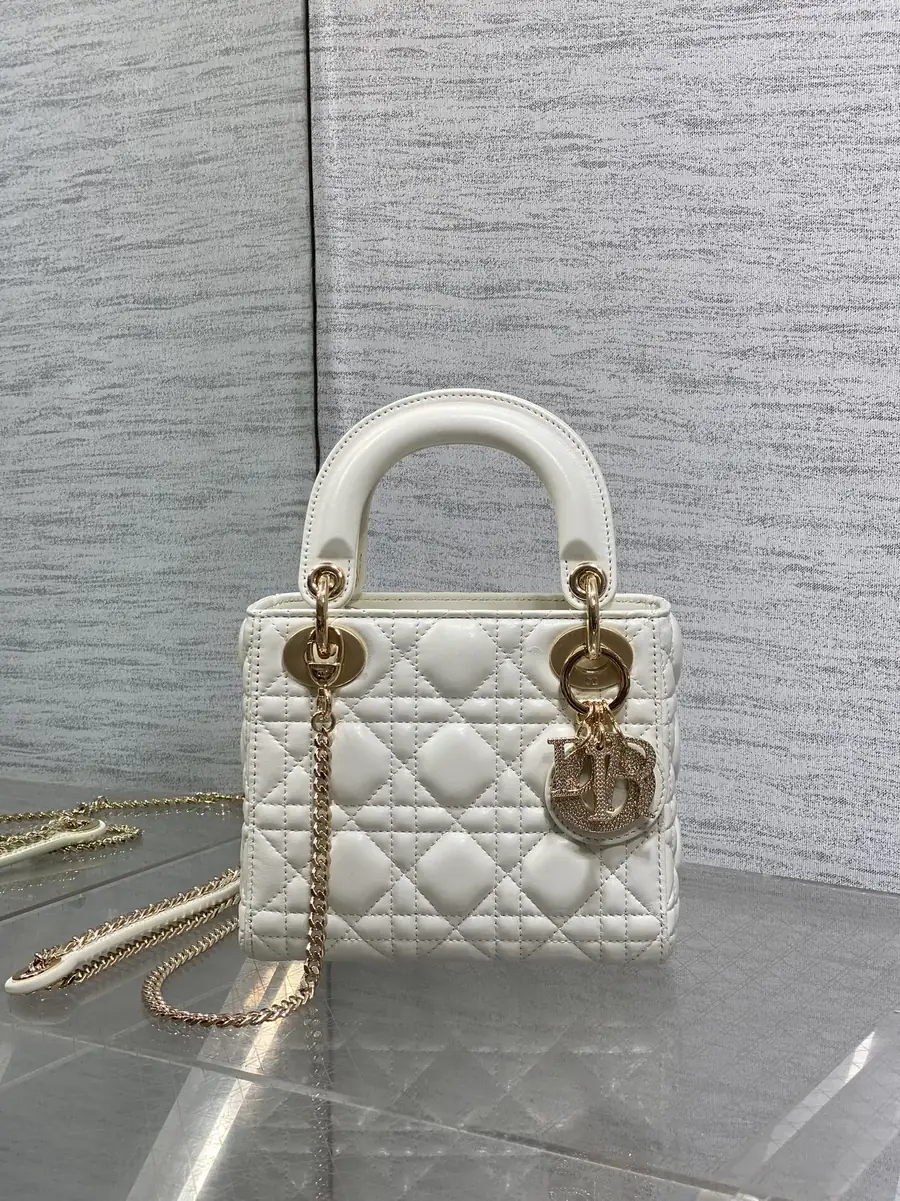 Dior Style Crossbody Bag style reference detail image 1 from source 741842
