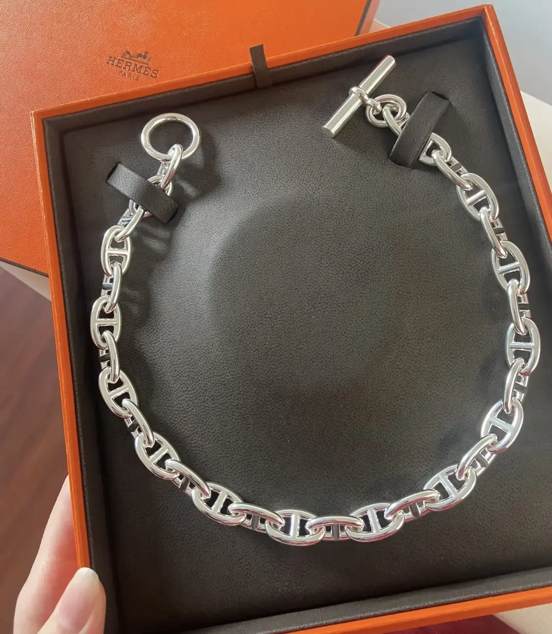 Hermes Style Gold Accessories Lookbook Reference image 1