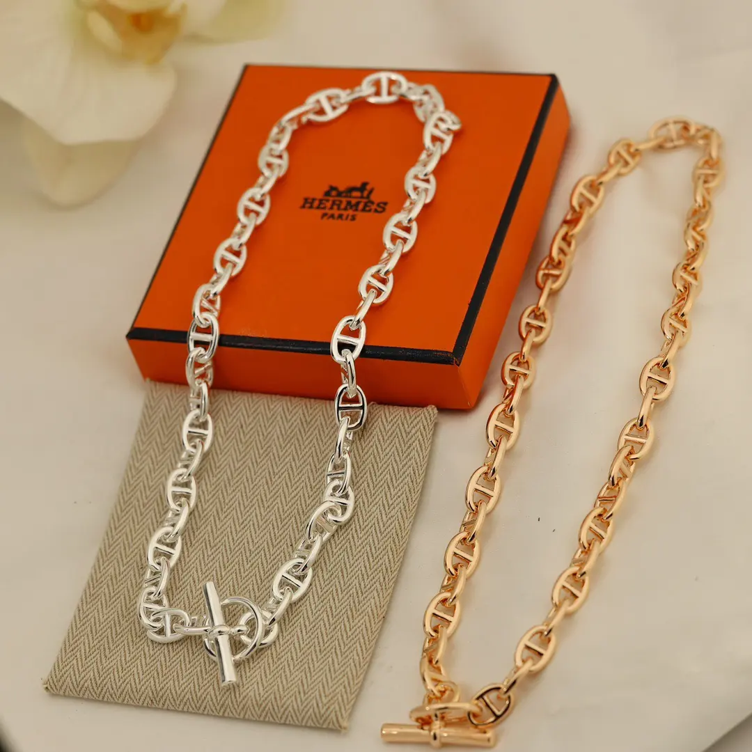 Hermes Style Gold Accessories Lookbook Reference image 4