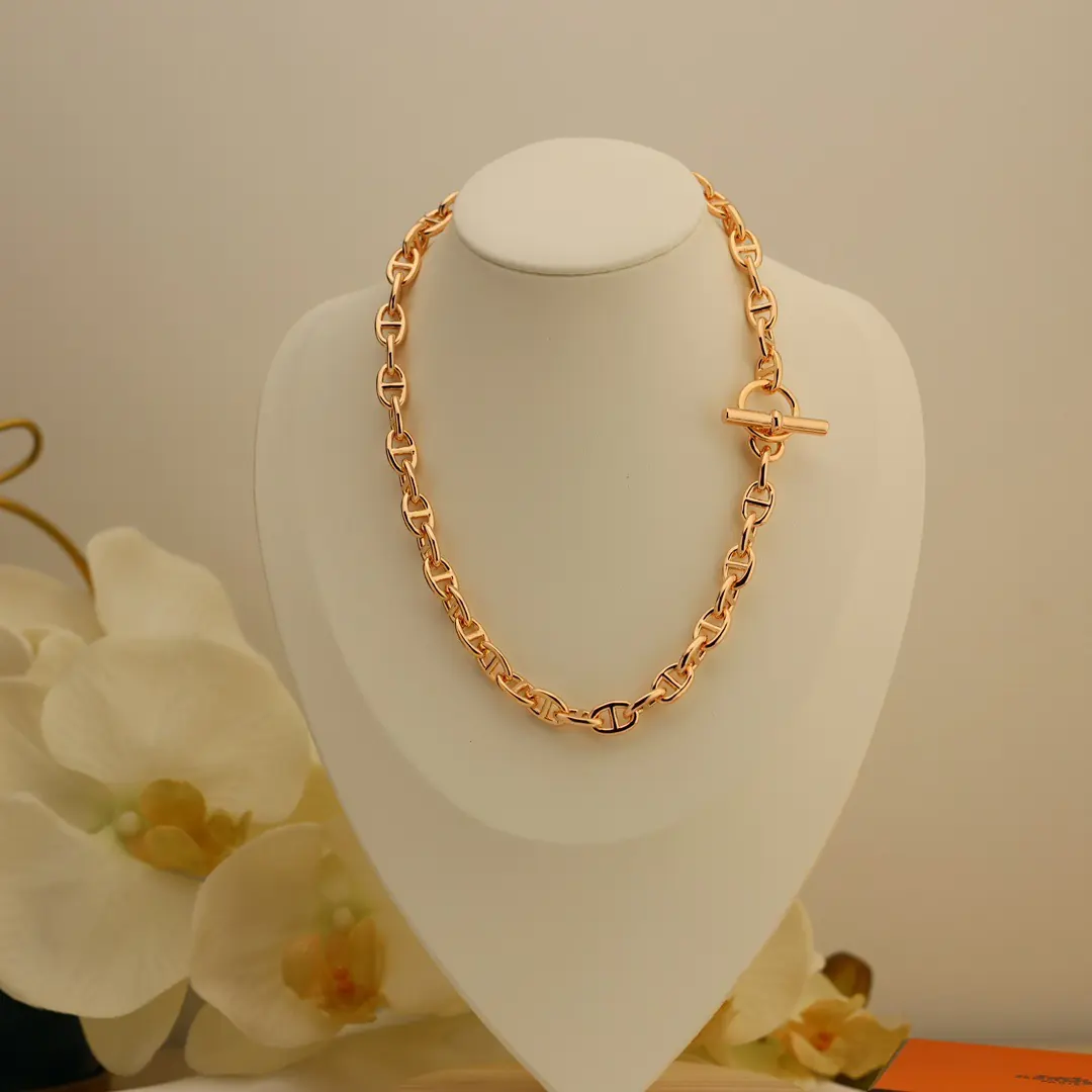 Hermes Style Gold Accessories Lookbook Reference image 7