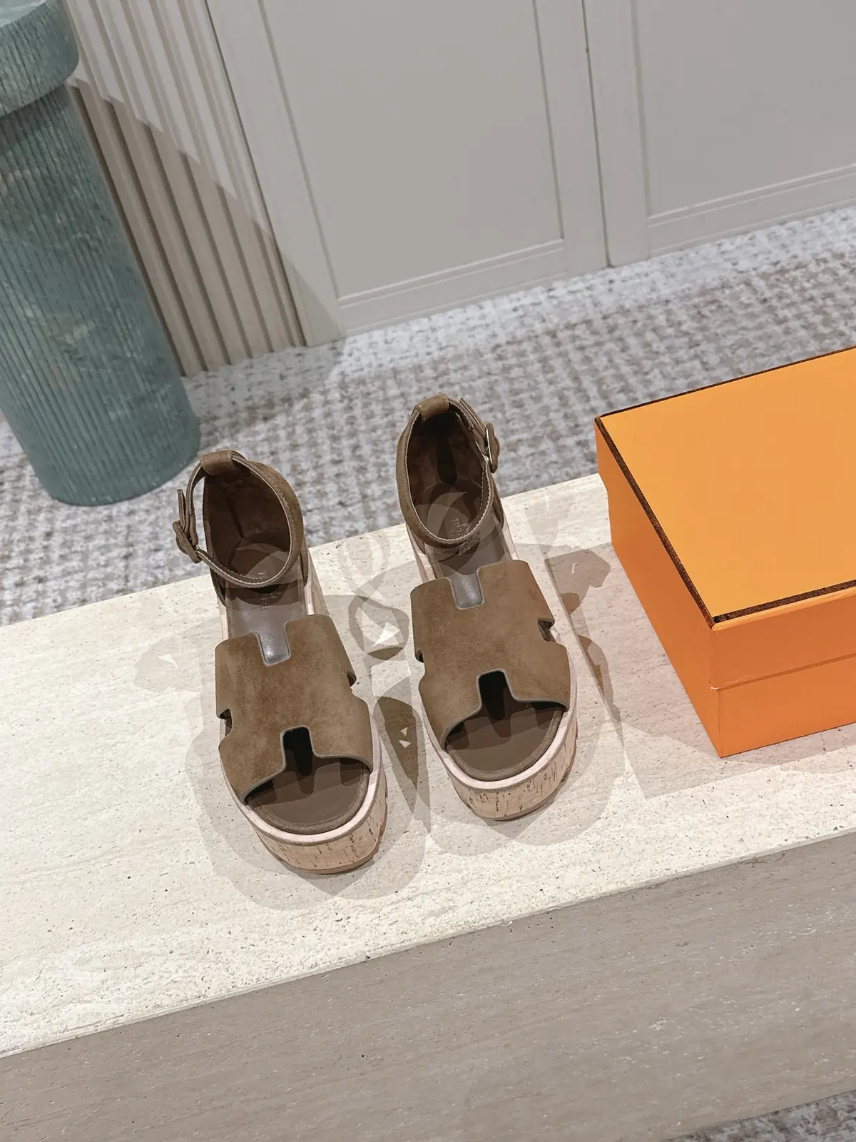 Hermes Style Gold Leather Women's Shoes Lookbook Reference image 2