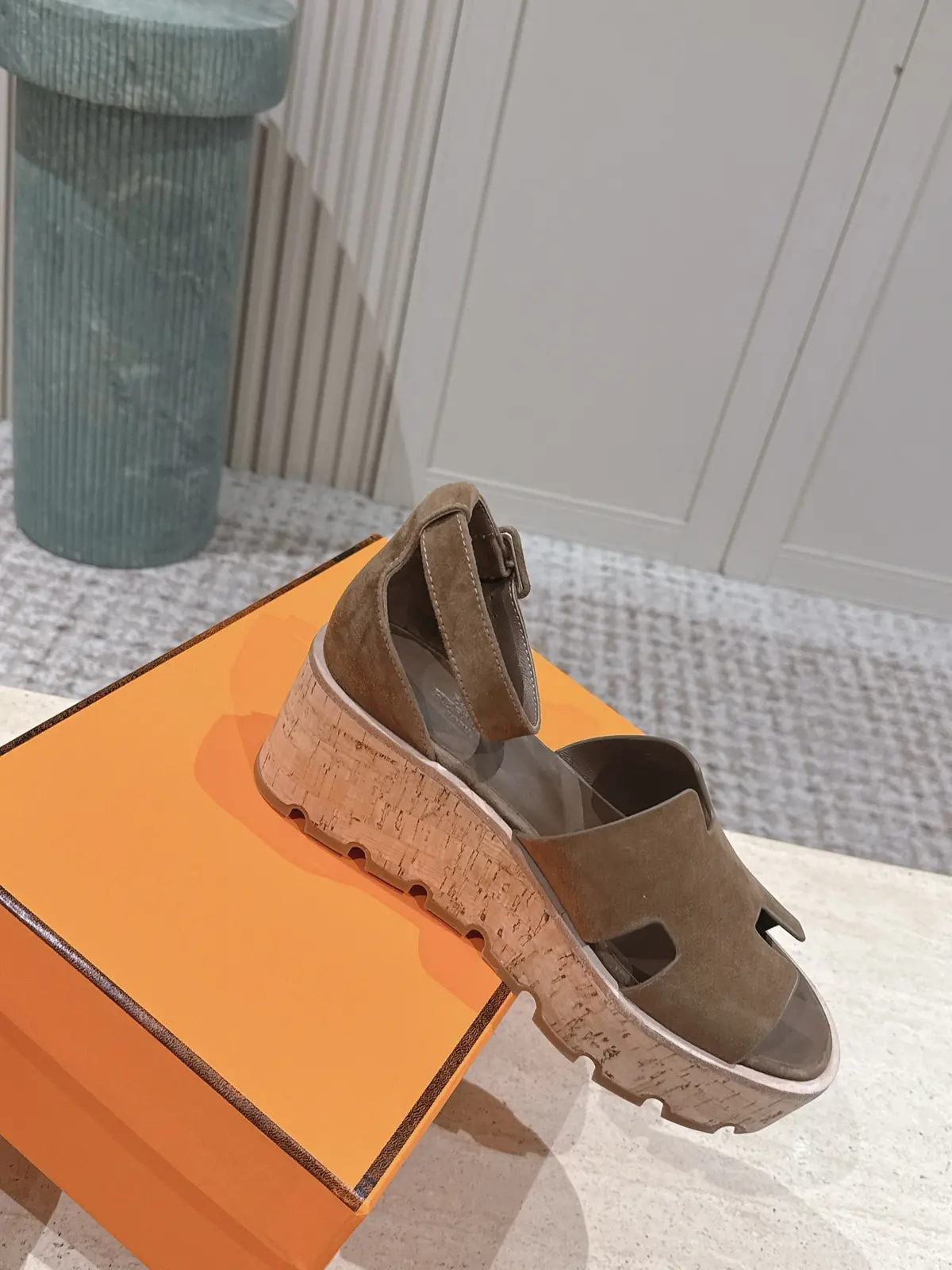 Hermes Style Gold Leather Women's Shoes Lookbook Reference image 4