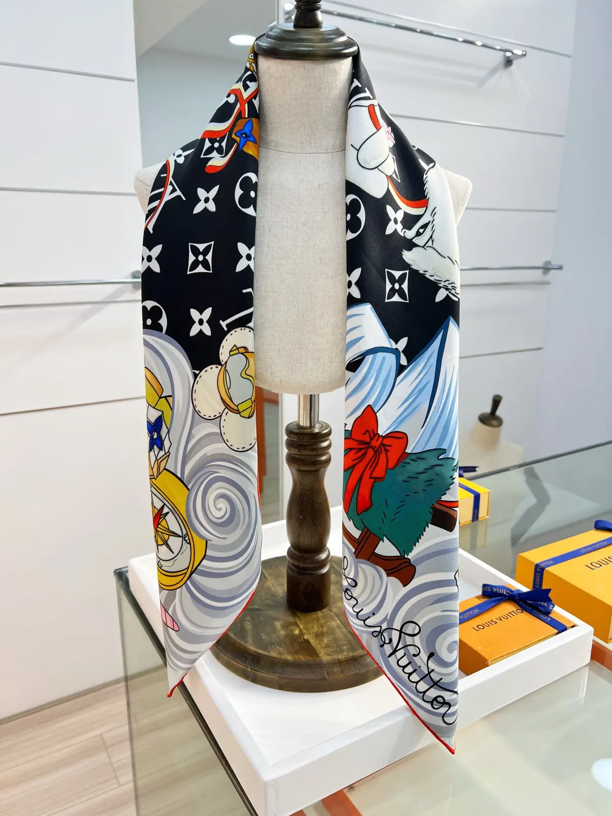 LV Style Beige Other Lookbook Reference image 6
