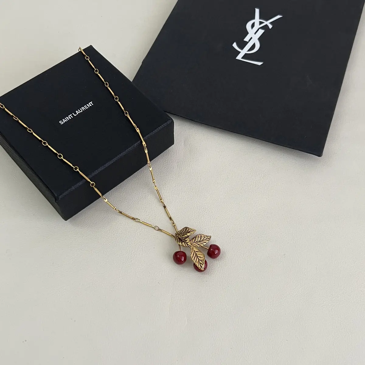 YSL Style Gold Accessories Lookbook Reference image 4