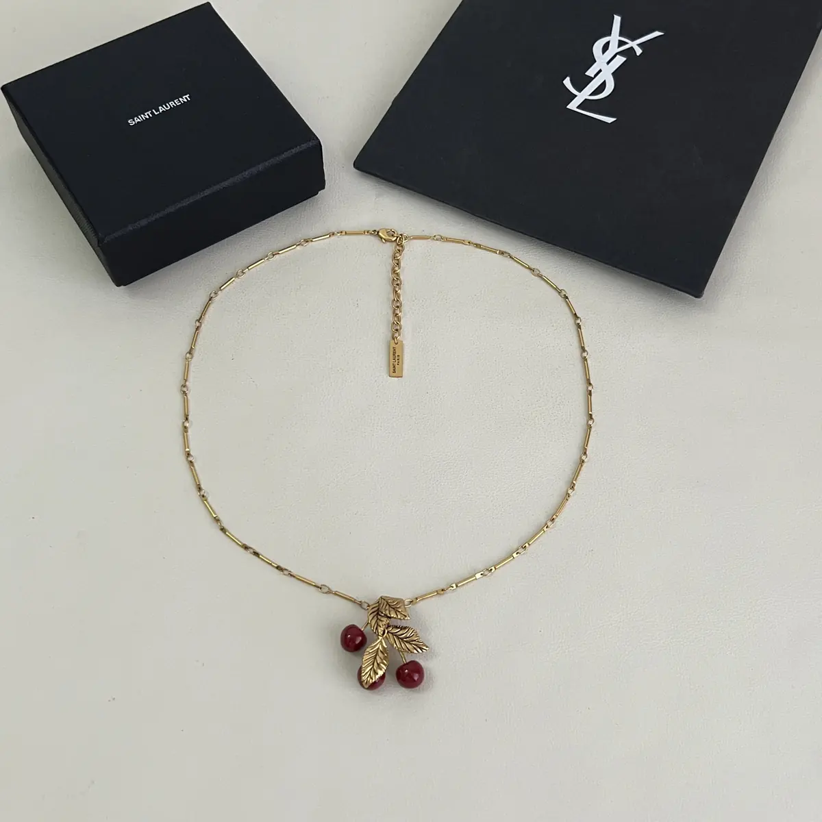 YSL Style Gold Accessories Lookbook Reference image 5