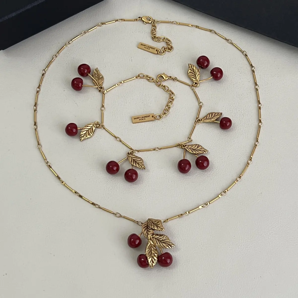 YSL Style Gold Accessories Lookbook Reference image 7